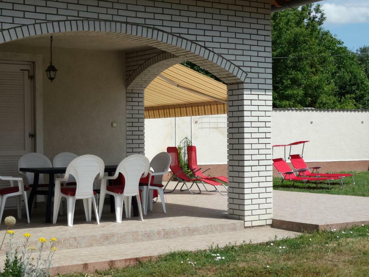 House Magnolia Apartment Velence Exterior photo